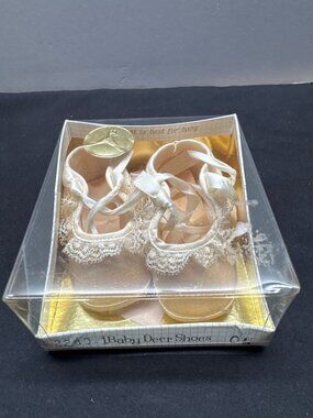 Baby Deer Satin Baby Shoes With Lace Trim & Socks Size 0 Ivory Original Box